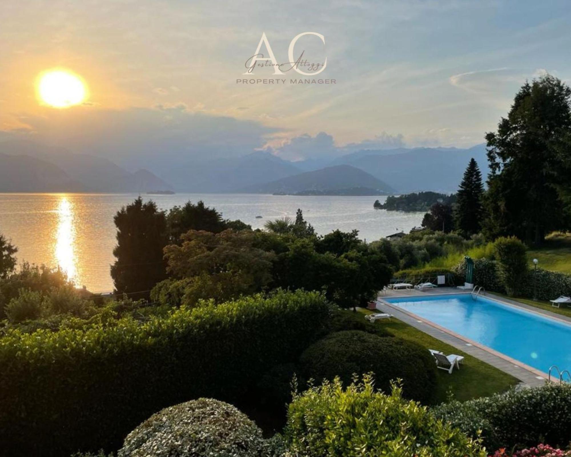 The House On The Lake Reno Di Leggiuno Exterior photo
